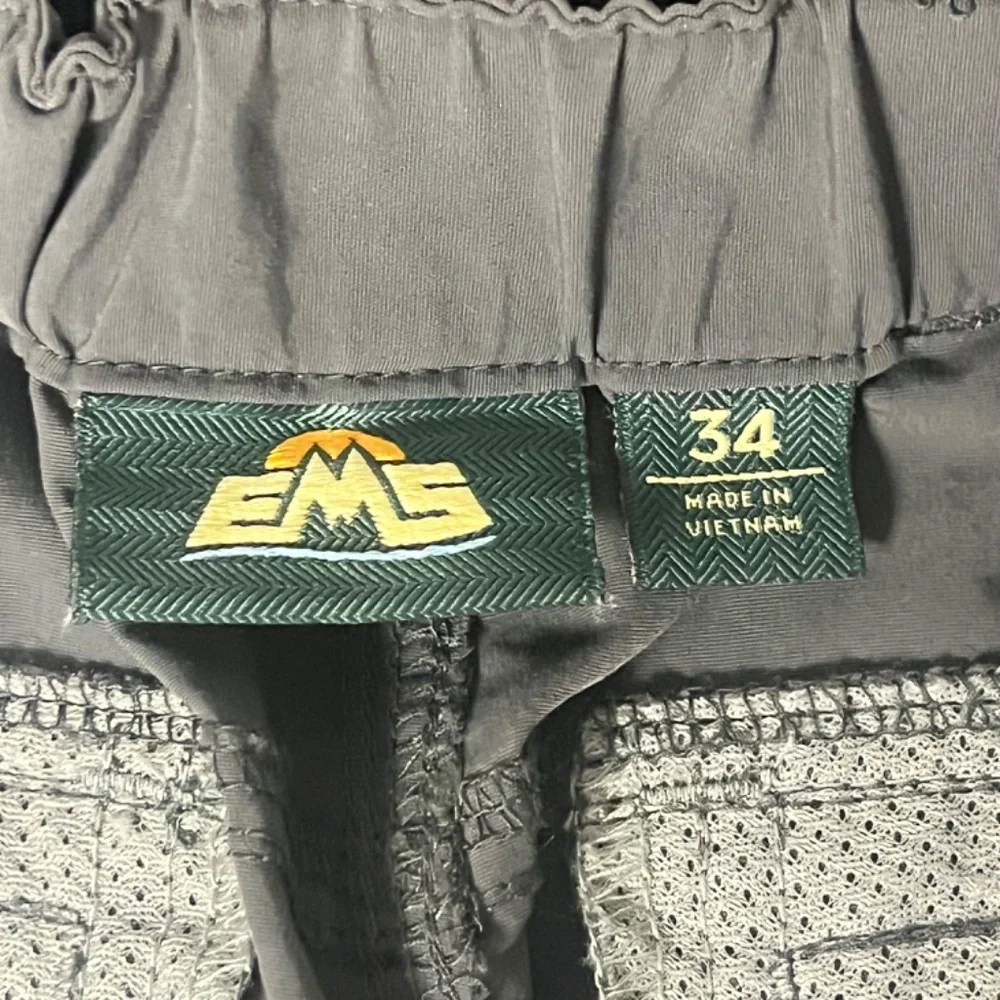 EMS Gray Cargo Shorts - size 34 - Picture 8 of 10